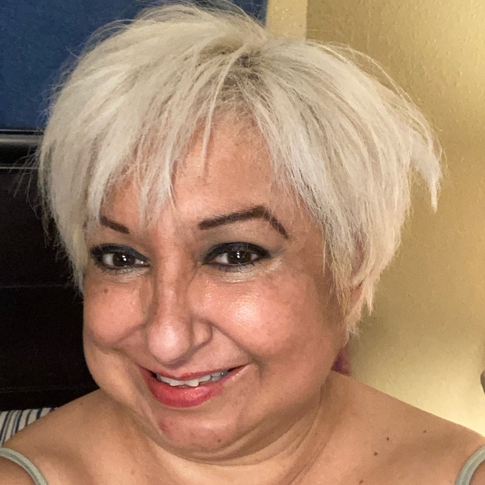 Meet your Posher, Debbie